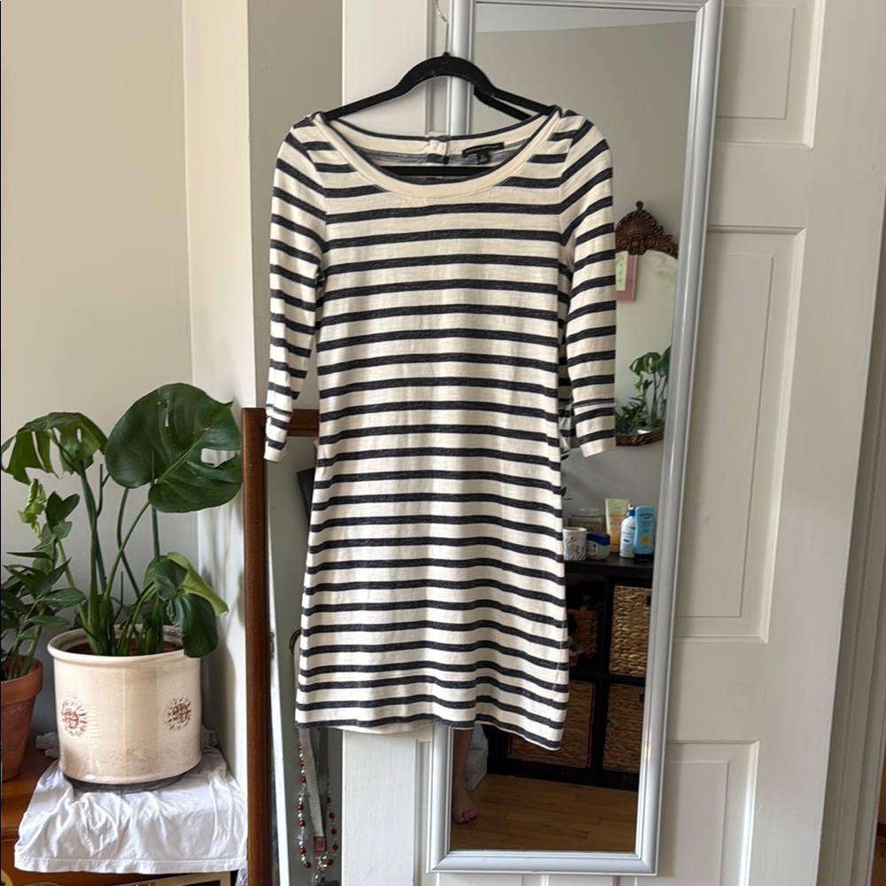Banana Republic Black and White Sheath Dress 3/4 Sleeve